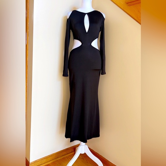 zeagoo Dresses & Skirts - Women’s Sexy Black Dress Size S, M Cut Out Waist Long Sleeve Cold Shoulder NWT